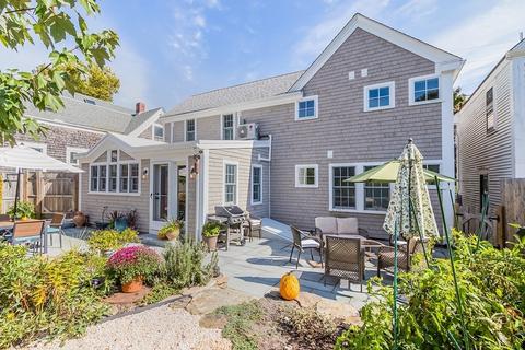 180 Commercial St, Wellfleet, MA 02667