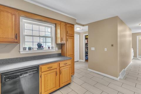 159 Hadley St, Springfield, MA 01118 photo 17