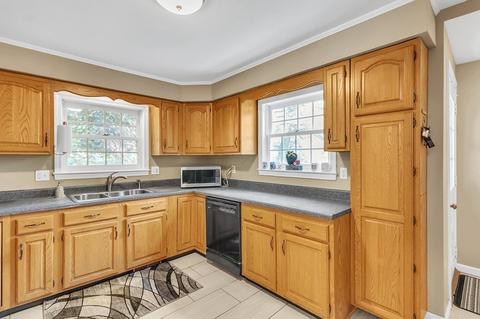 159 Hadley St, Springfield, MA 01118 photo 16