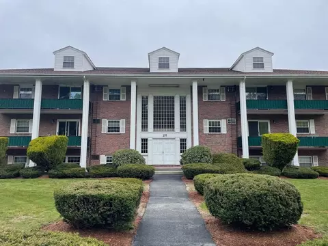 257 N Main St #12, Andover, MA 01810