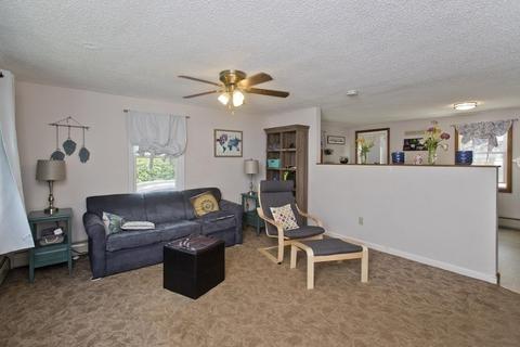 47 Curve St, Springfield, MA 01104 photo 9