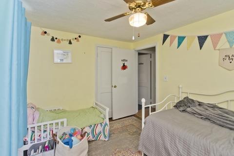 47 Curve St, Springfield, MA 01104 photo 13