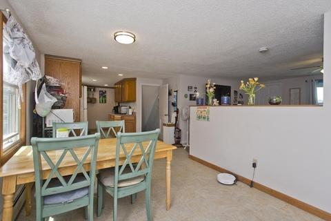 47 Curve St, Springfield, MA 01104 photo 6