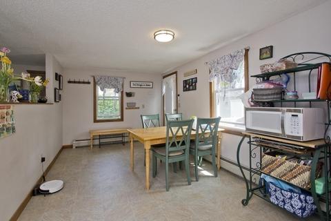 47 Curve St, Springfield, MA 01104 photo 5