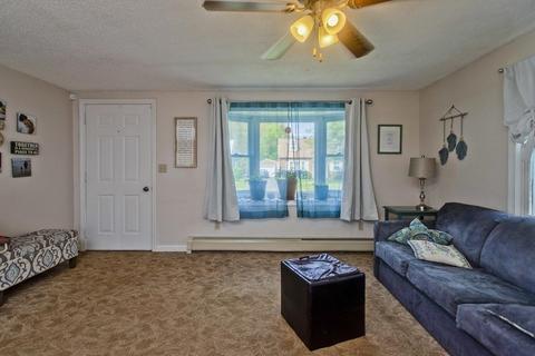 47 Curve St, Springfield, MA 01104 photo 7