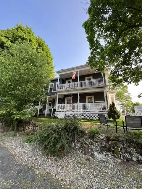 8 Oak St, North Attleboro, MA 02760