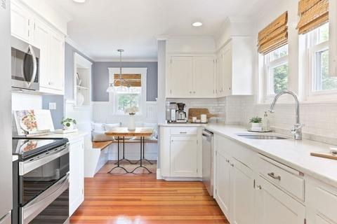 1097 Greendale Ave, Needham, MA 02492 photo 10