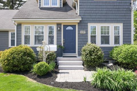 1097 Greendale Ave, Needham, MA 02492 photo 3