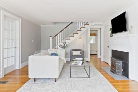 1097 Greendale Ave, Needham, MA 02492 photo 6