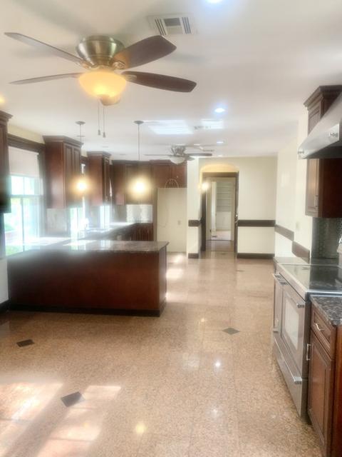 34 South St, Brockton, MA 02301