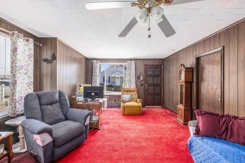 402 Woodman St, Fall River, MA 02724 photo 6