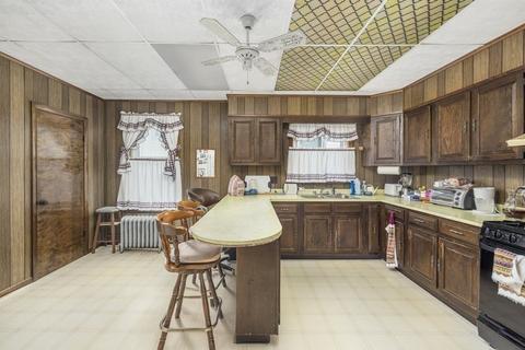 402 Woodman St, Fall River, MA 02724 photo 12