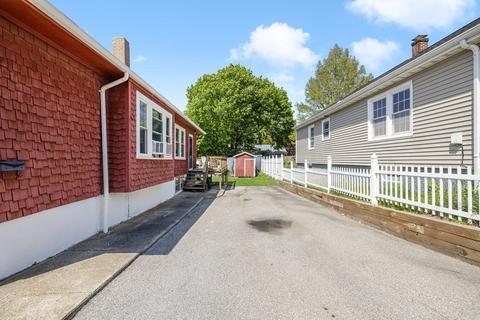 402 Woodman St, Fall River, MA 02724 photo 4