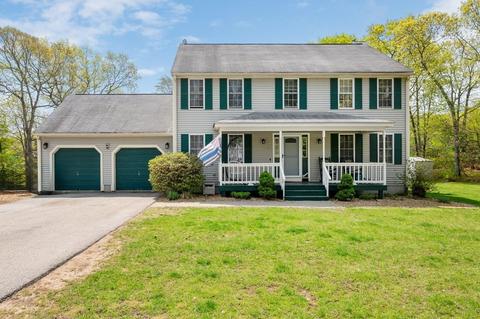 32 Royal Crest Dr, Douglas, MA 01516