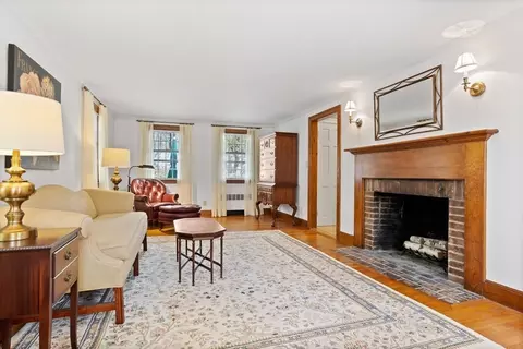 34 Maple St, Lexington, MA 02420 photo 2