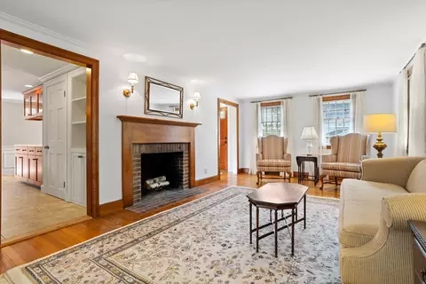 34 Maple St, Lexington, MA 02420 photo 4