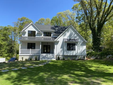36 Garrison Rd, Falmouth, MA 02540