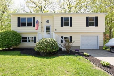 5 Hall Rd, Webster, MA 01570