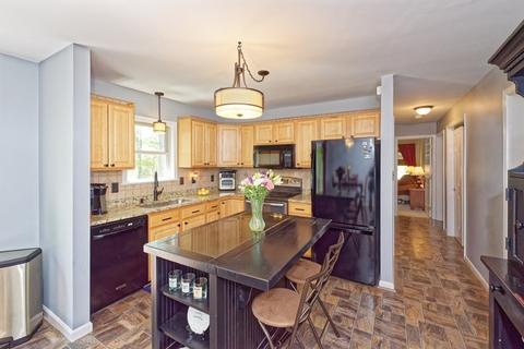 5 Hall Rd, Webster, MA 01570 photo 8