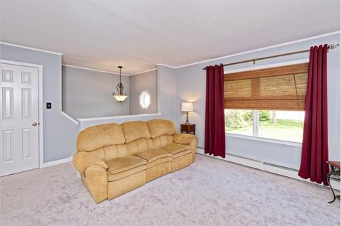 5 Hall Rd, Webster, MA 01570 photo 4