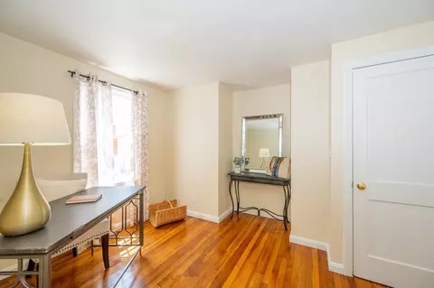 7 Schley St, Springfield, MA 01109 photo 10