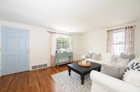 7 Schley St, Springfield, MA 01109 photo 15