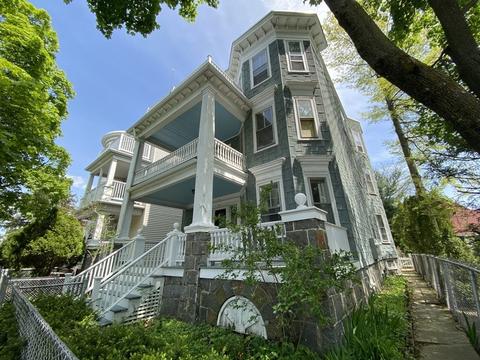 24 Pleasant St, Boston, MA 02125