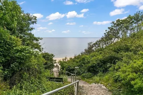 9 Ridgehill Ln, Sagamore Beach, MA 02562