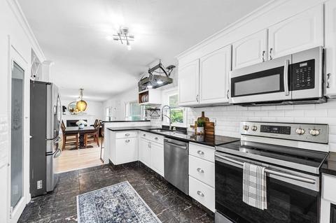 70 Embassy Rd, Springfield, MA 01119 photo 8