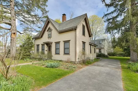 6 River St, Natick, MA 01760