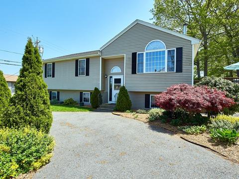 371 Newhall, Fall River, MA 02721