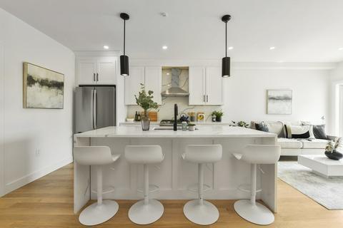 141 Chelsea #3, Boston, MA 02128