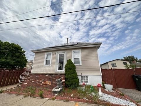 83 Carlisa Dr, Fall River, MA 02723 photo 2