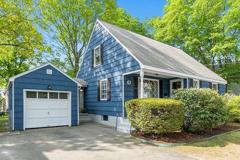 74 Viola St, Lowell, MA 01851
