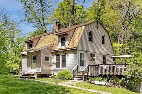 26 Pleasant Ave, Deerfield, MA 01342
