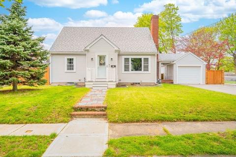 20 Summer St, Fairhaven, MA 02719