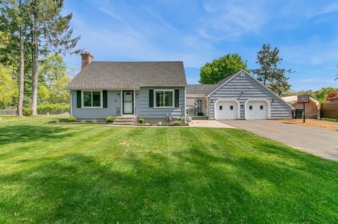 63 Ridgeview Ter, Westfield, MA 01085