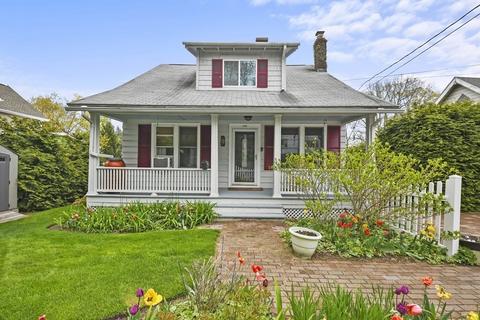 1161 Grafton St, Worcester, MA 01604
