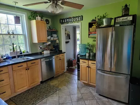 15 Clifford Ave, Ware, MA 01082 photo 7
