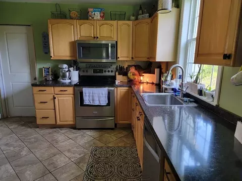 15 Clifford Ave, Ware, MA 01082 photo 8
