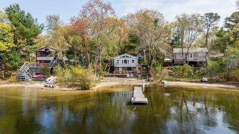 92 Lakeview Blvd, Plymouth, MA 02360