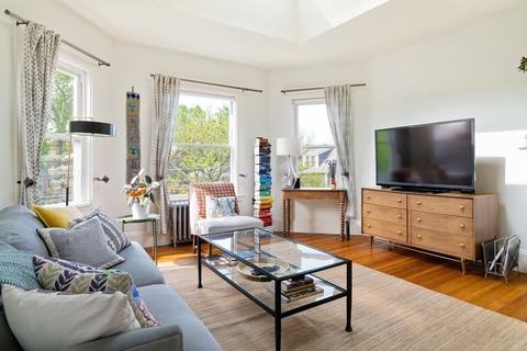 45 Sacramento St #3, Cambridge, MA 02138