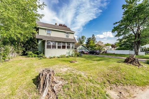 70 Ridgeway St, Westfield, MA 01085
