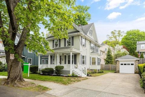 48 Lloyd St, Winchester, MA 01890