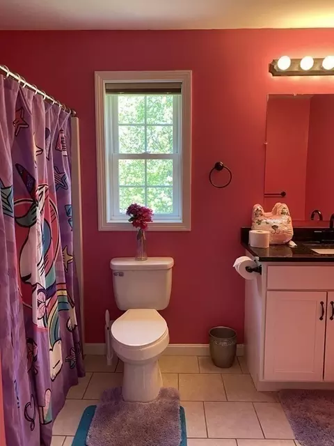 42 Kerry Dr, Springfield, MA 01118 photo 9