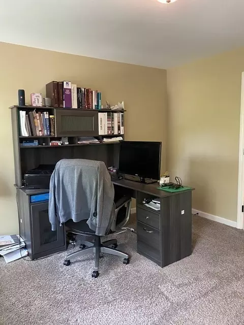 42 Kerry Dr, Springfield, MA 01118 photo 7