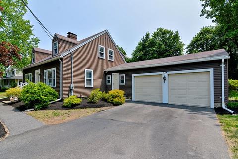 174 High St, Uxbridge, MA 01569