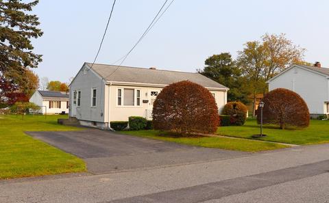 311 Rich St, Fall River, MA 02720 photo 3