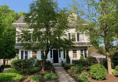 12 Appleby Rd #2L, Wellesley, MA 02482