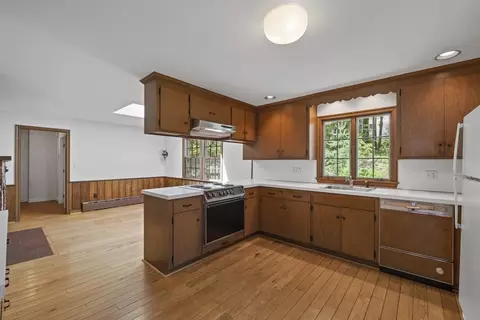 7 Pinecliff Dr, Marblehead, MA 01945 photo 9